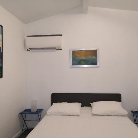 La Petite Maison De Lingling Mornas Eksteriør bilde