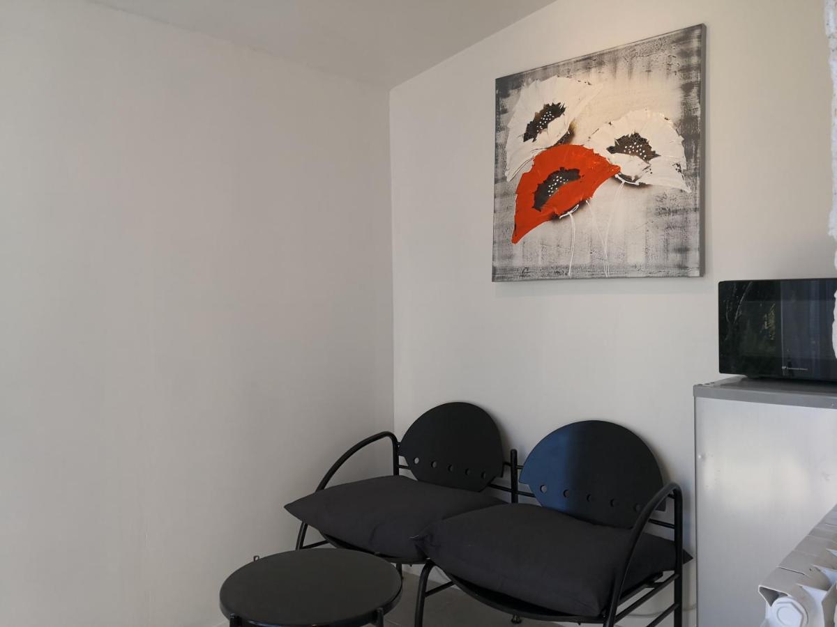 La Petite Maison De Lingling Mornas Eksteriør bilde